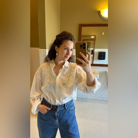 Liz Claiborne embroidered blouse/shirt - Picture 1 of 4